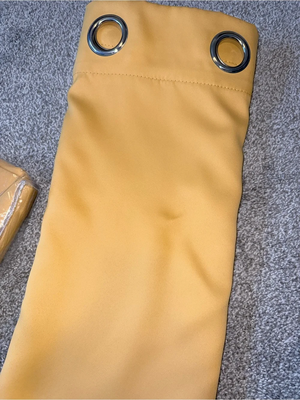N/A solid yellow